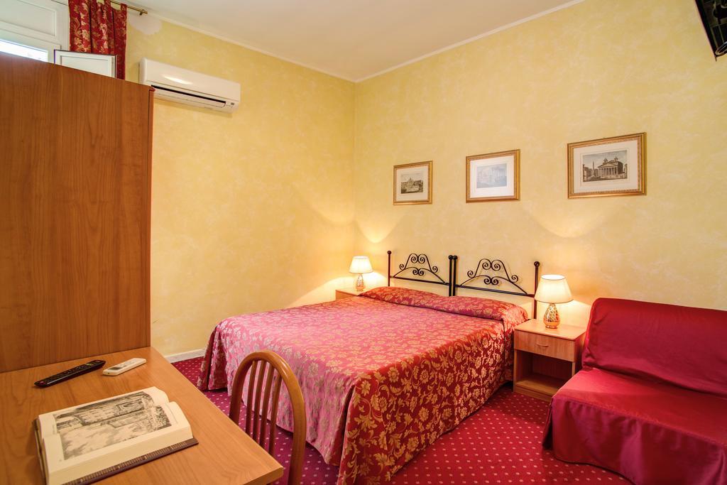 Monti - 2* Rome